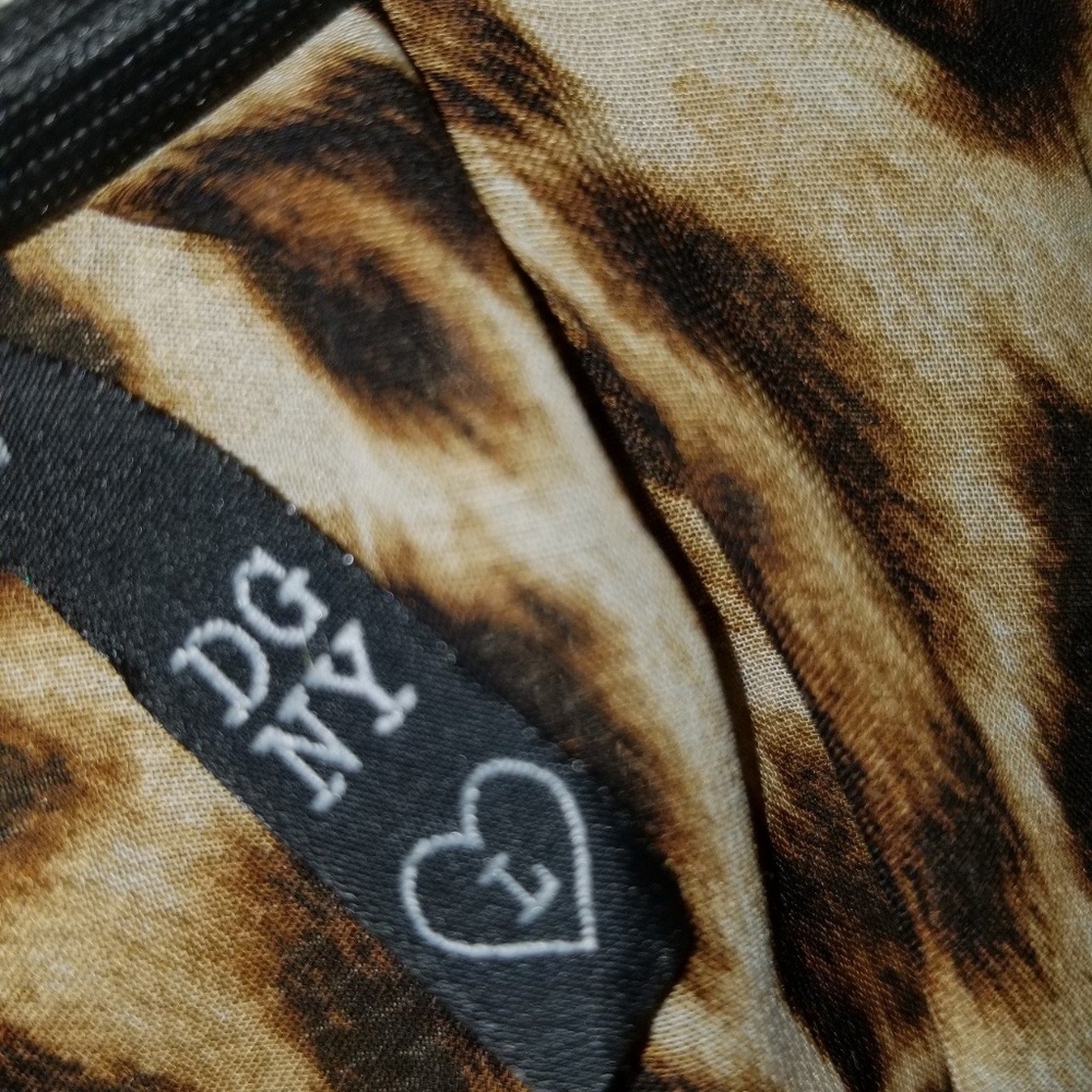 🐆Leopard pattern mini skirt🐆 - Picture 4 of 4